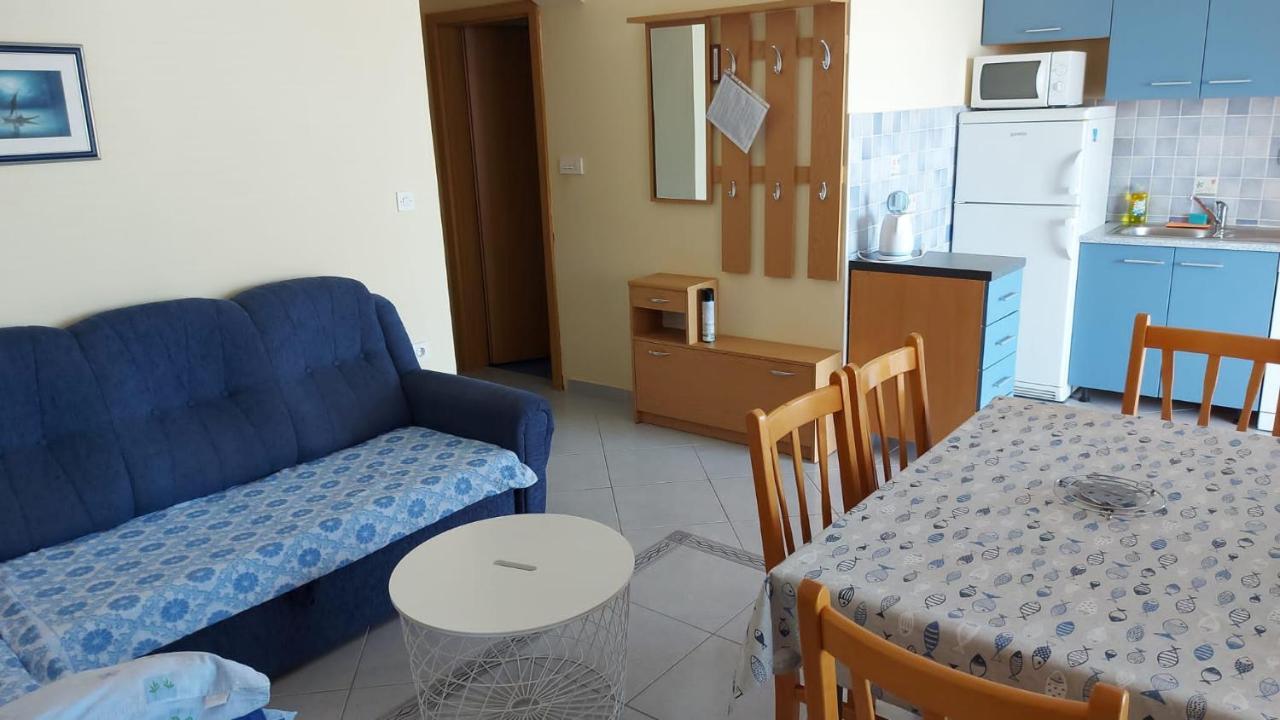 Apartments Bolont Паг Екстериор снимка