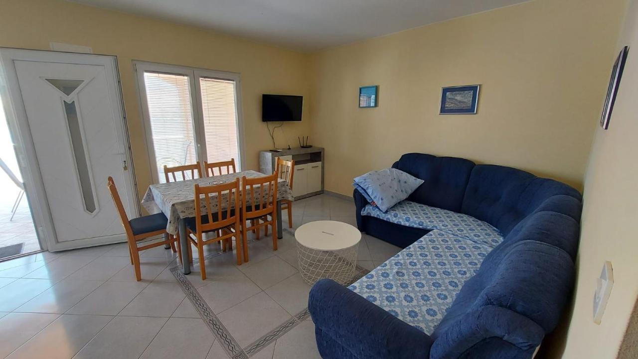 Apartments Bolont Паг Екстериор снимка