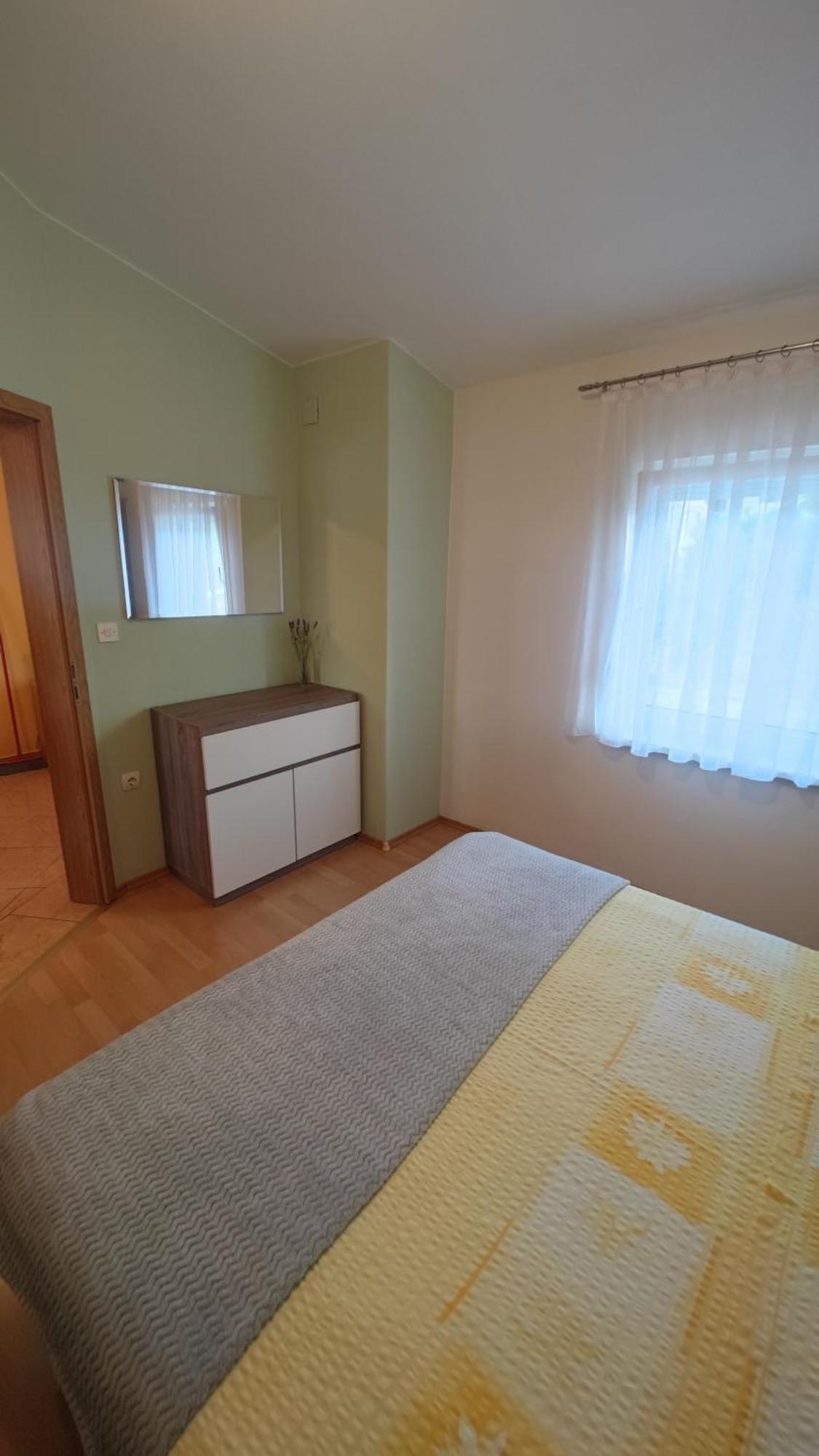 Apartments Bolont Паг Екстериор снимка